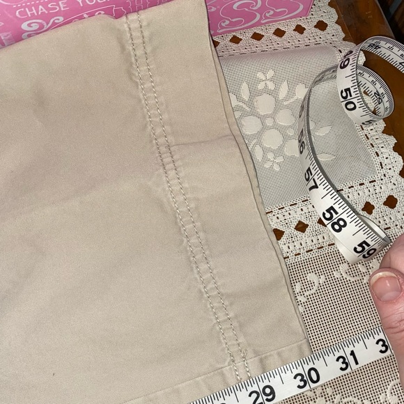 2 for $20 or 5 for $40
EDDIE BAUER CHINO PANTS - SZ. 6 - Picture 10 of 10